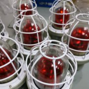 外殼耐腐蝕聲光報警器SEWN50L-WS與旋轉式警示燈LTE-1101J220V報警器的卓越性能與生產(chǎn)制造